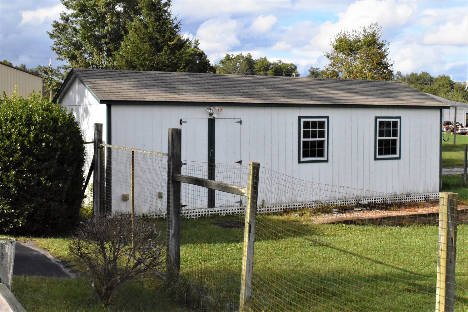 Bed & Biscuit: 153 Fence Ln, Crossville, TN 38571